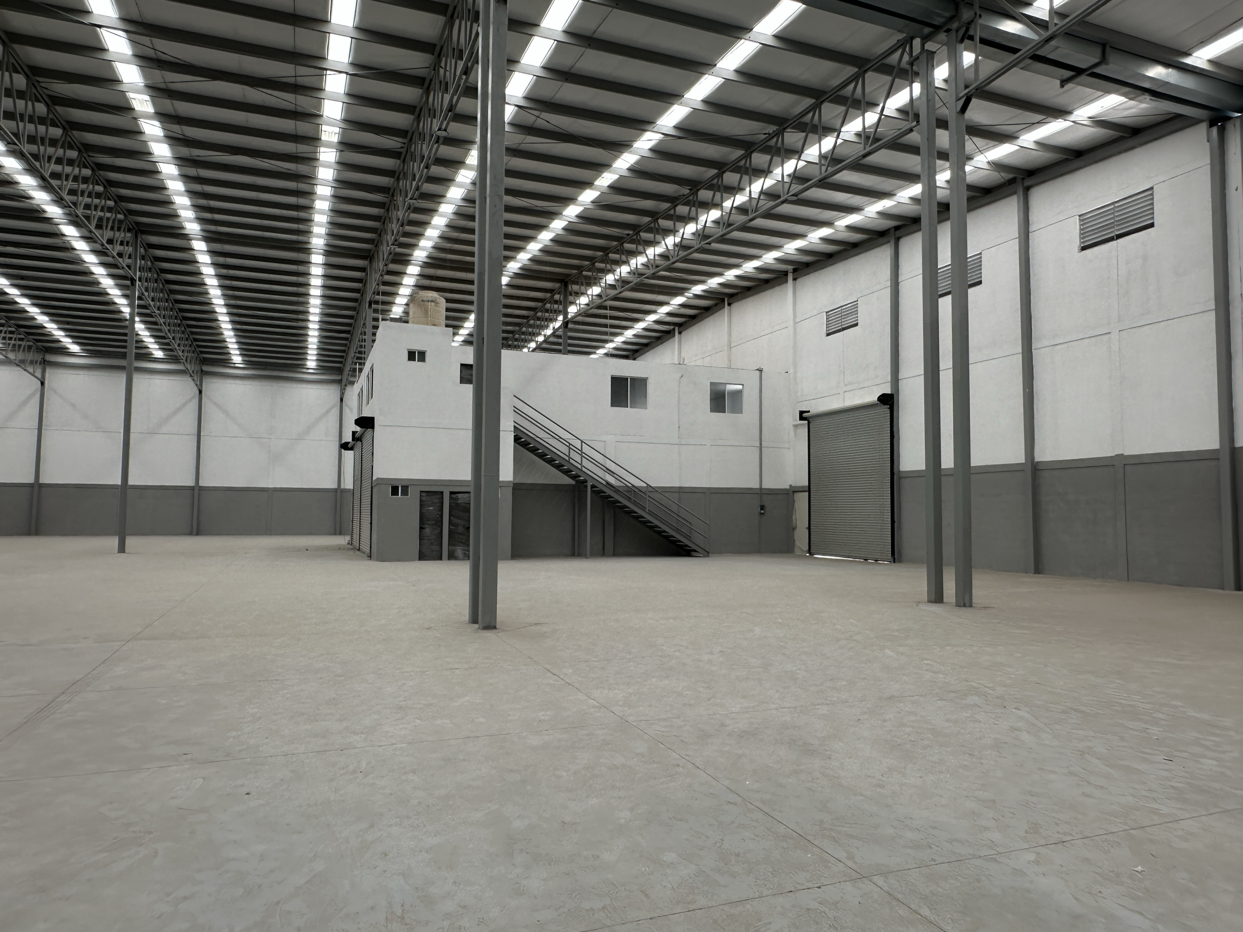 bodega industrial en Santa Catarina por Trasciende, desarrollos industriales eficientes