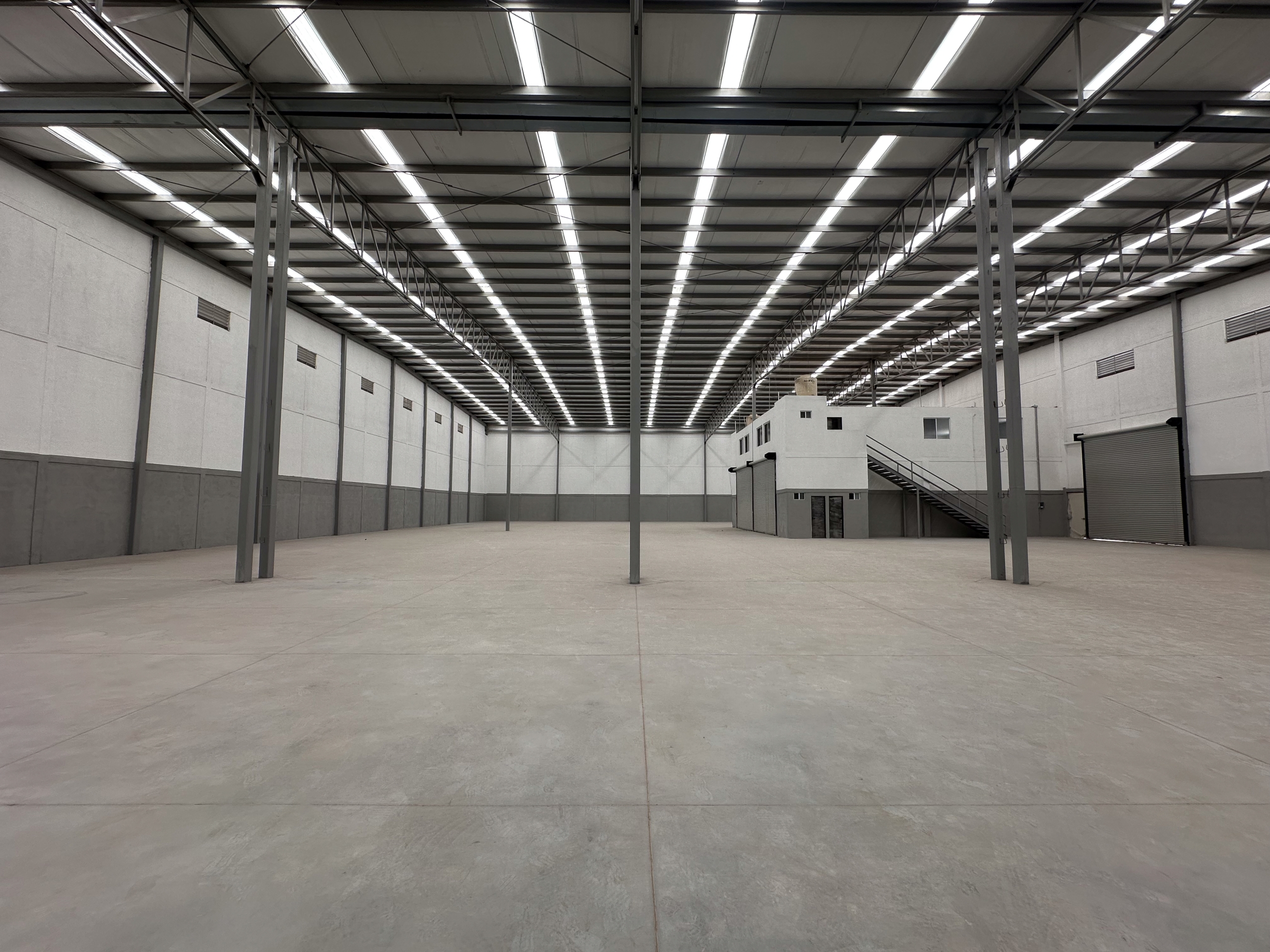 bodega industrial en Santa Catarina por Trasciende, desarrollos industriales eficientes