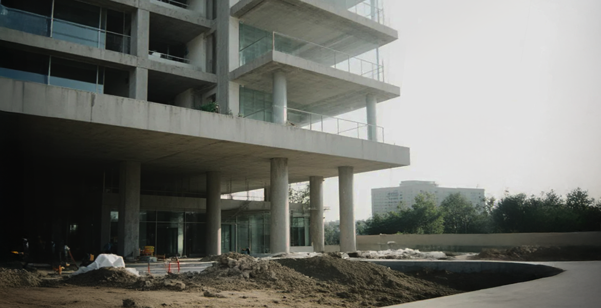 Infografía sobre plusvalía inmobiliaria y crecimiento de valor